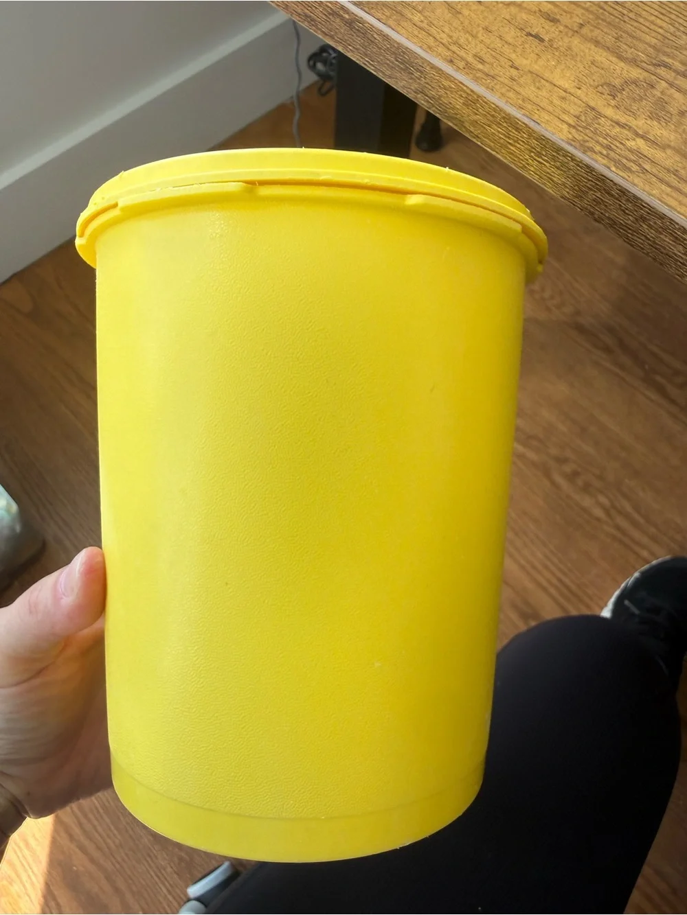 Vintage Tupperware servalier storage container - excellent condition NO SMELL